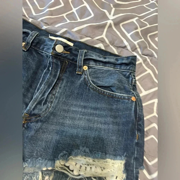 We The Free Free People Daisy Chain Blue Denim Cut-Off Shorts w/ Lace, Size 27 - Picture 2 of 12